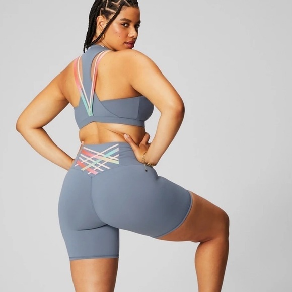 NWT Fabletics Kessler Boost Medium Impact Sports Bra - Picture 3 of 7